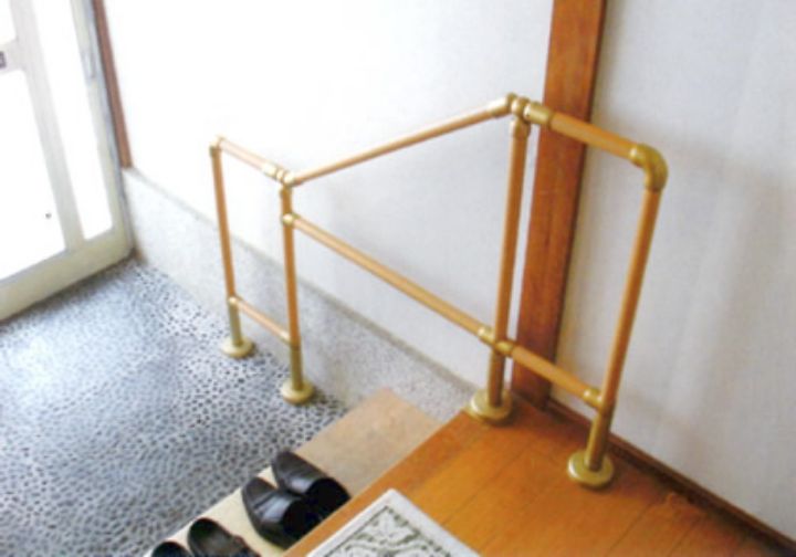 屋内手すり（玄関）設置例